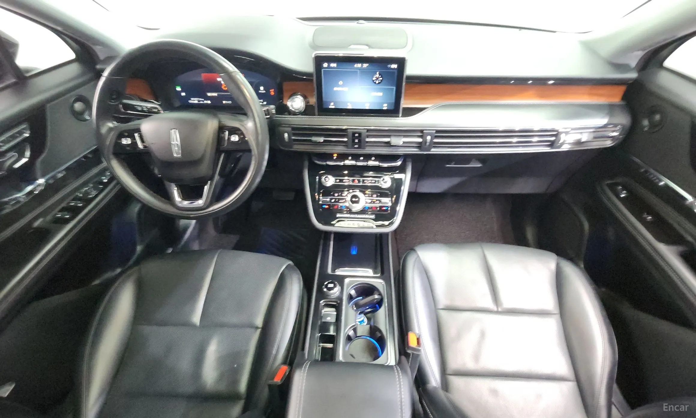 Lincoln Corsair превью 7