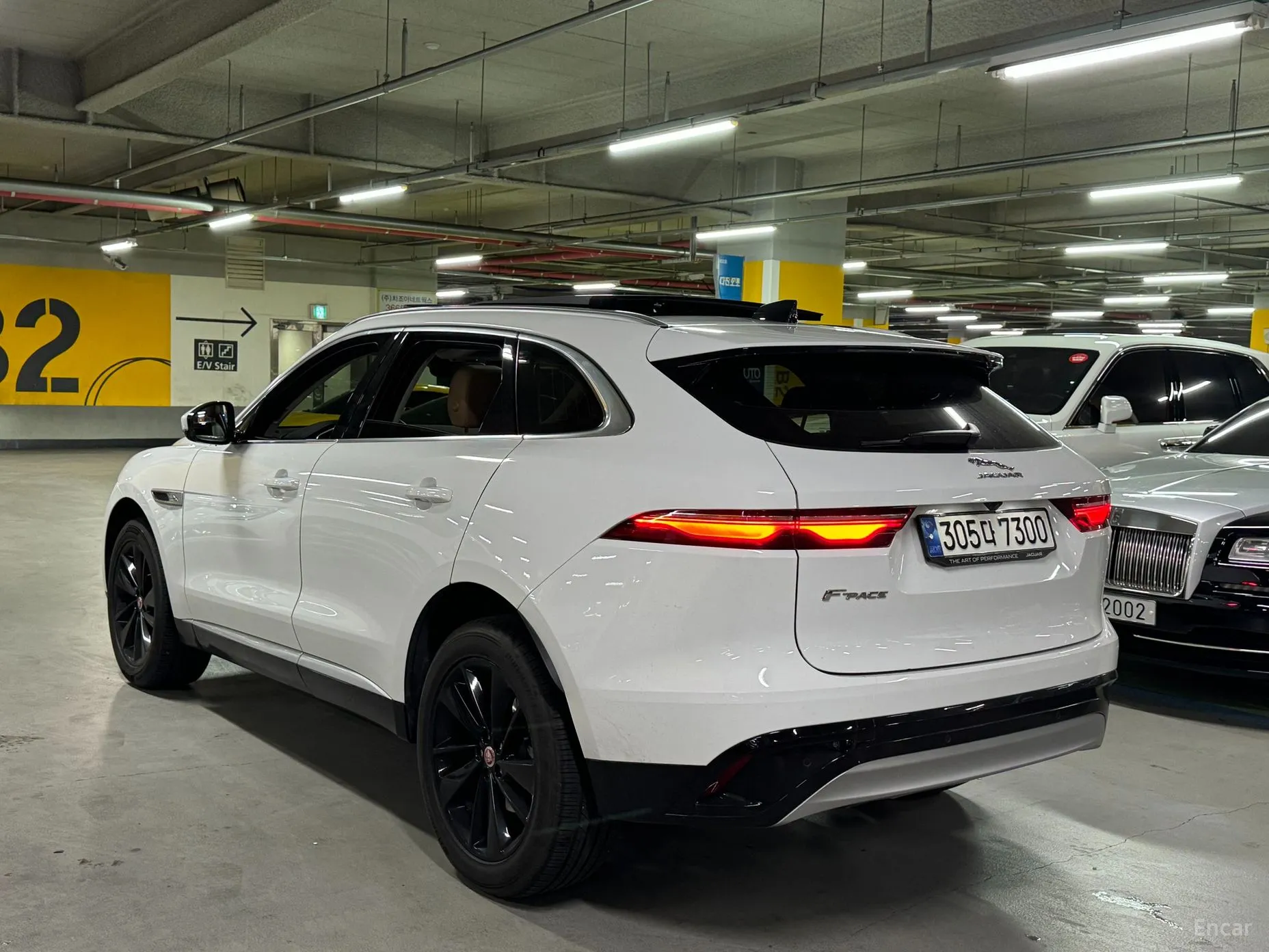 Jaguar F-PACE превью 4
