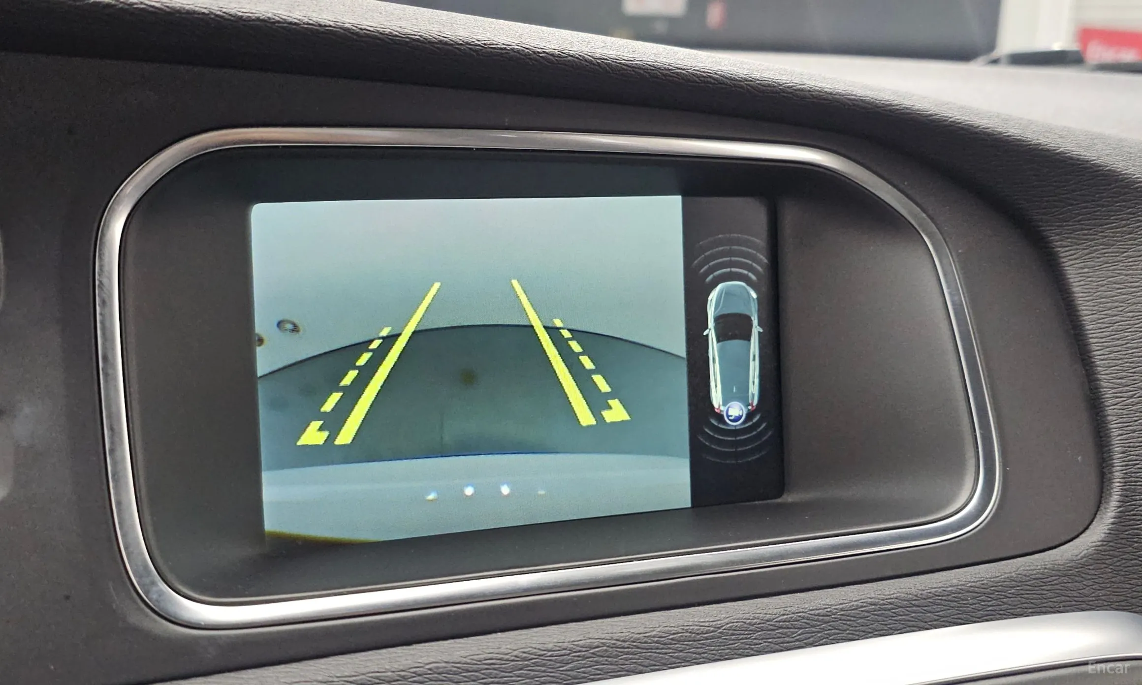 Volvo V40 превью 14