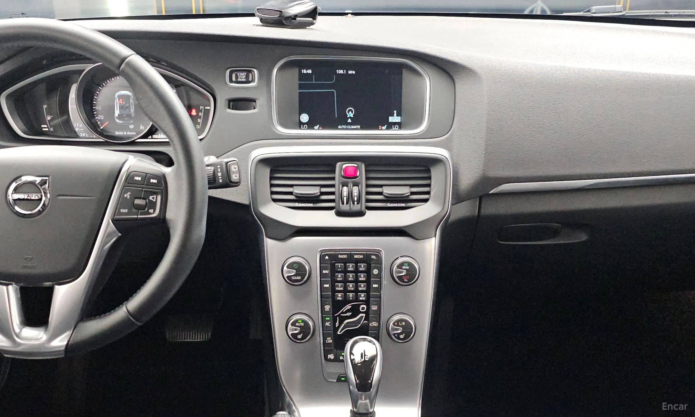 Volvo V40 превью 15