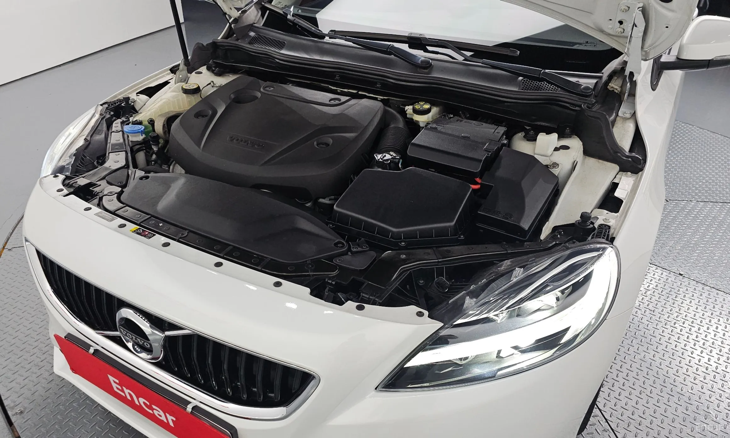 Volvo V40 превью 6