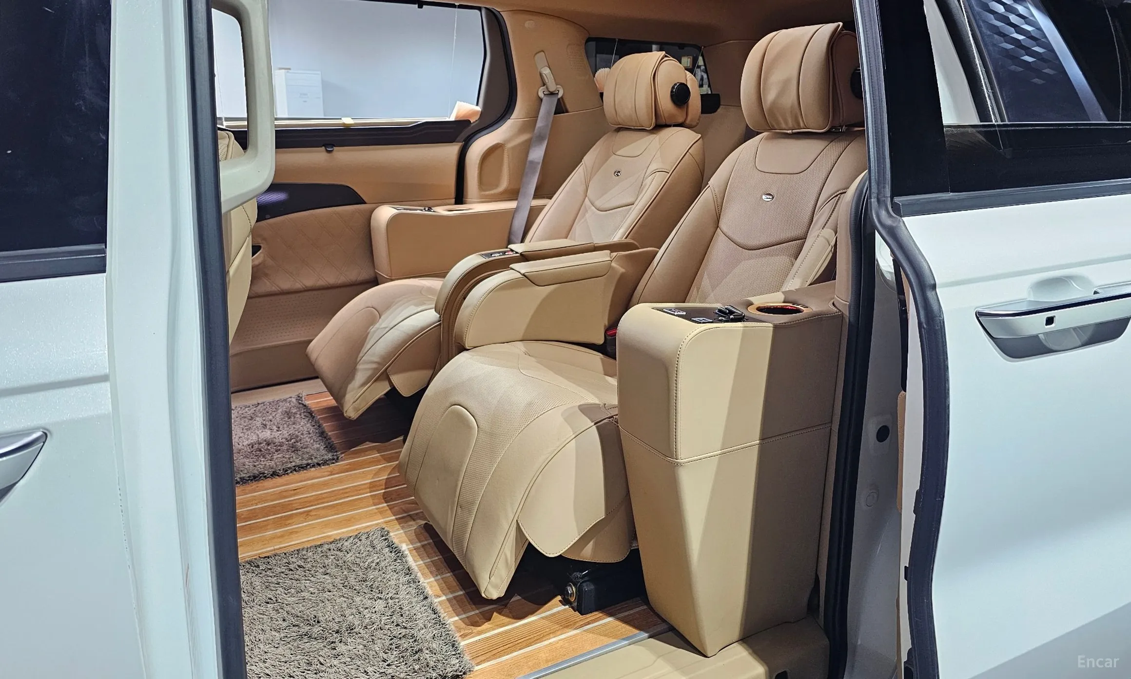 Kia Carnival Gen 4 превью 14