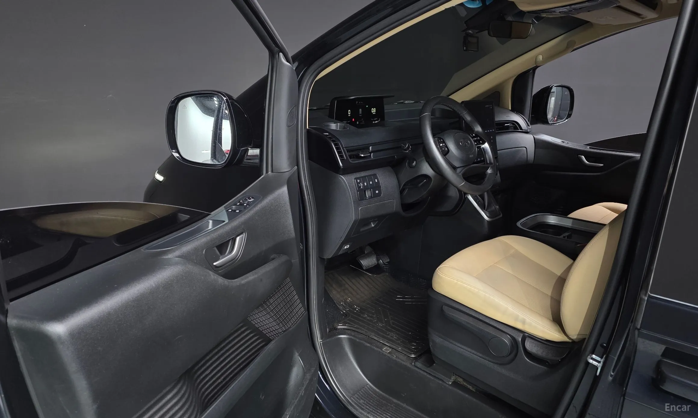 Hyundai Staria превью 10