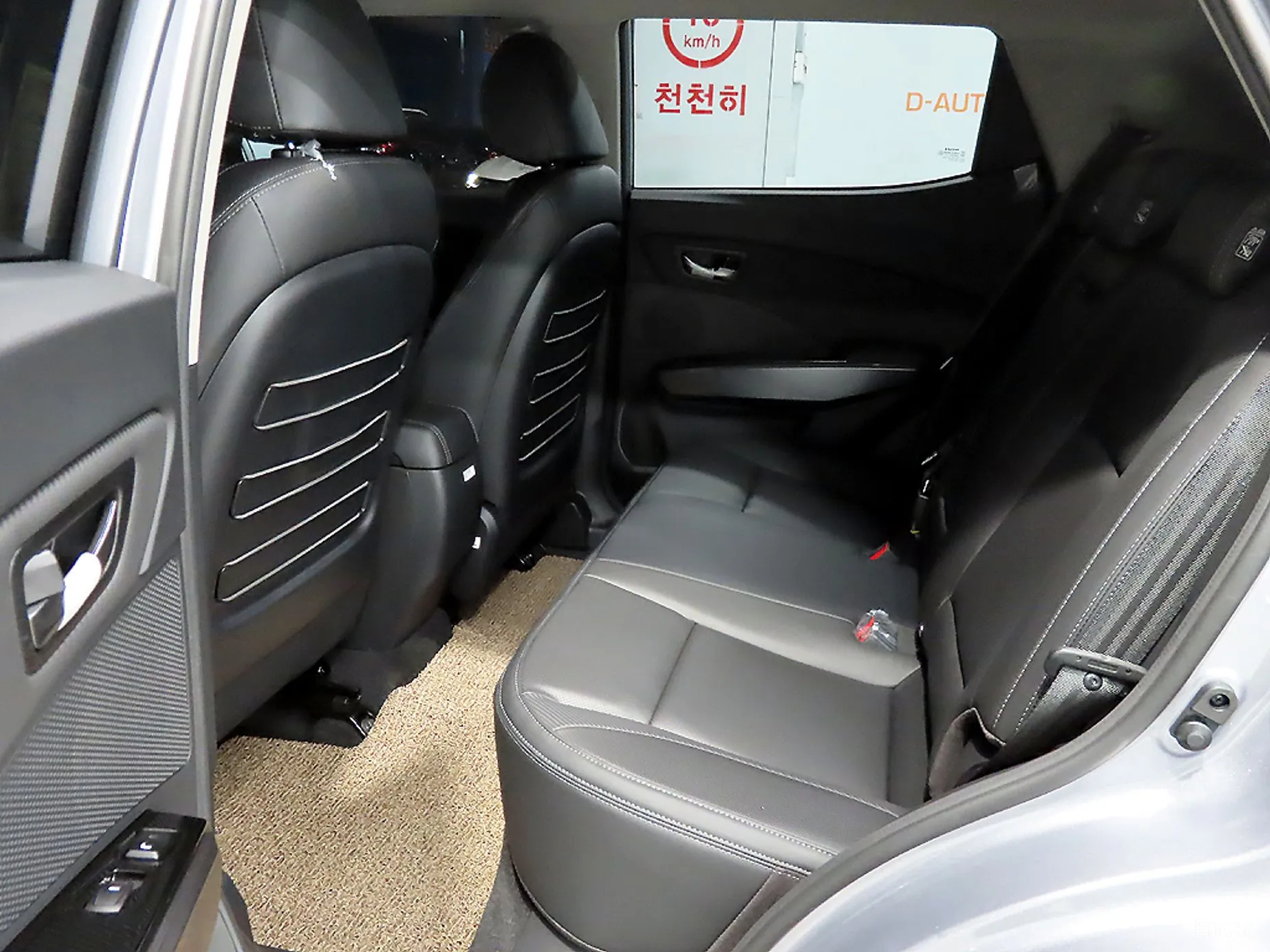 KG Mobility (SsangYong) Tivoli превью 11