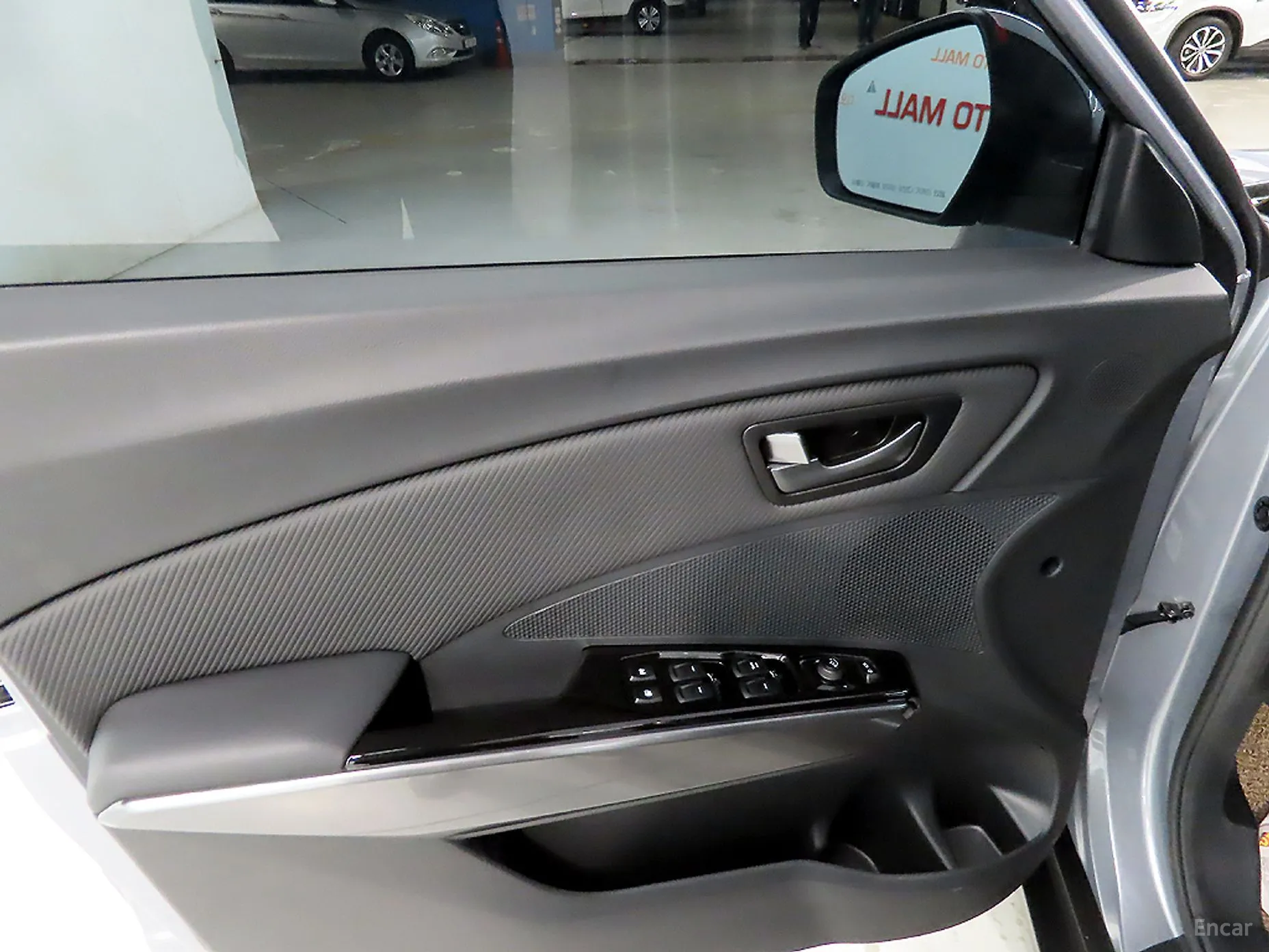 KG Mobility (SsangYong) Tivoli превью 12