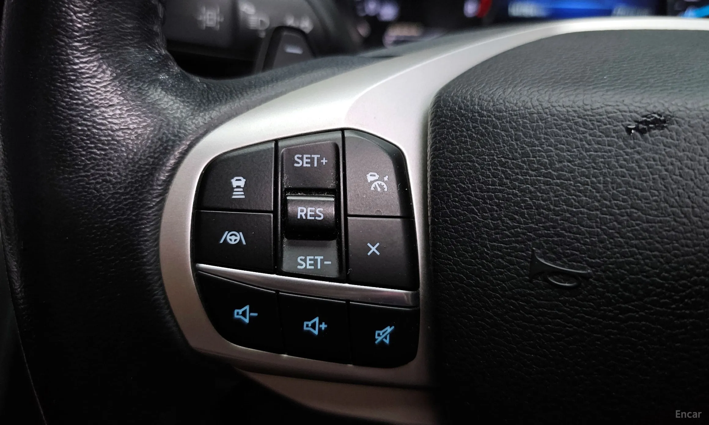 Ford Explorer 6th Generation превью 16