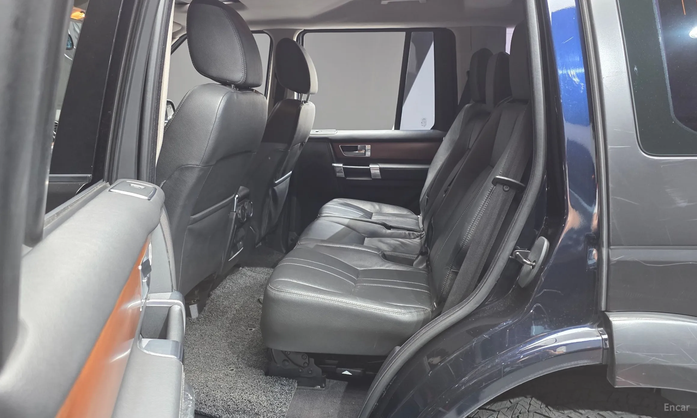 Land Rover Discovery 4 превью 12