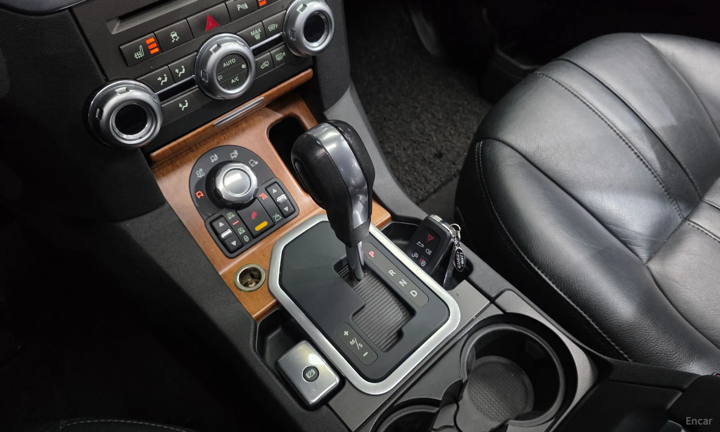 Land Rover Discovery 4 превью 9