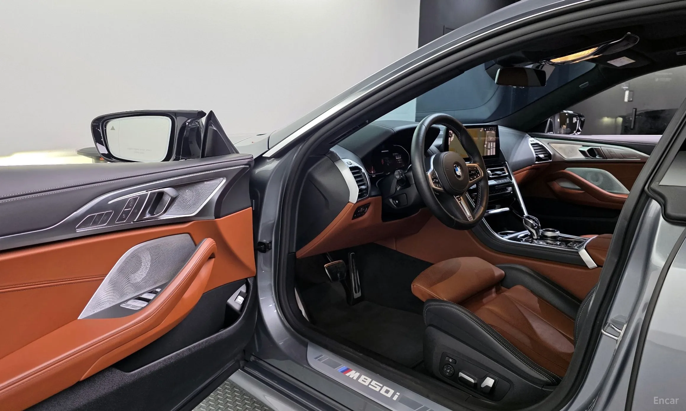 BMW 8-series (G15) превью 10