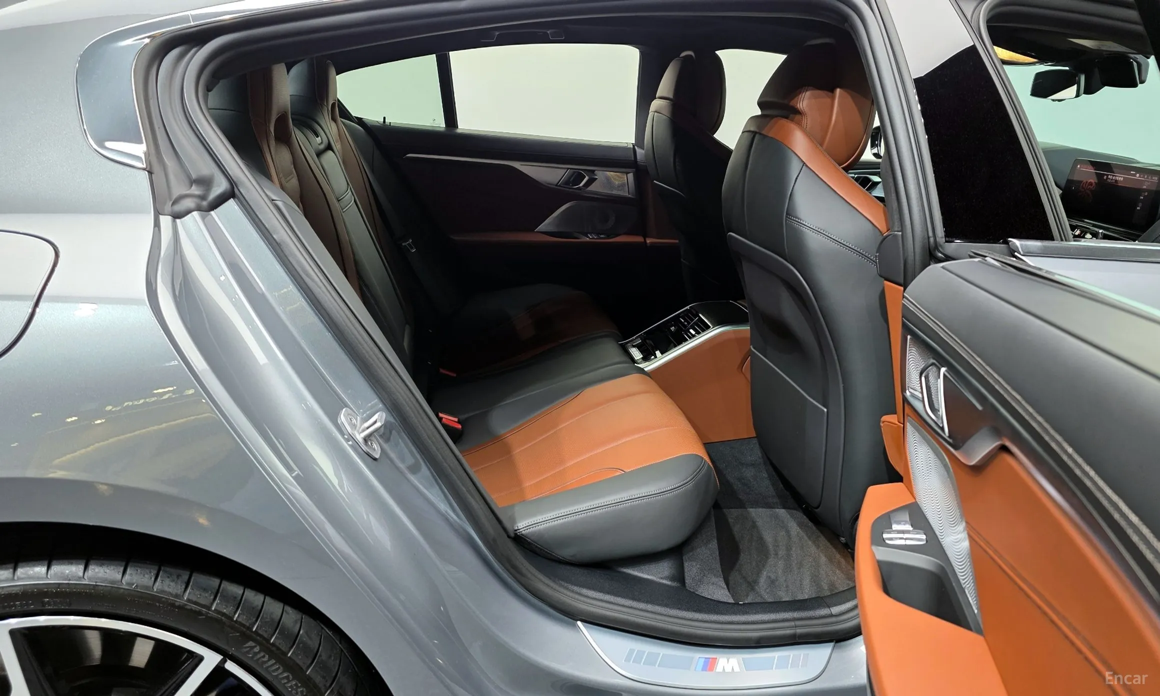 BMW 8-series (G15) превью 12