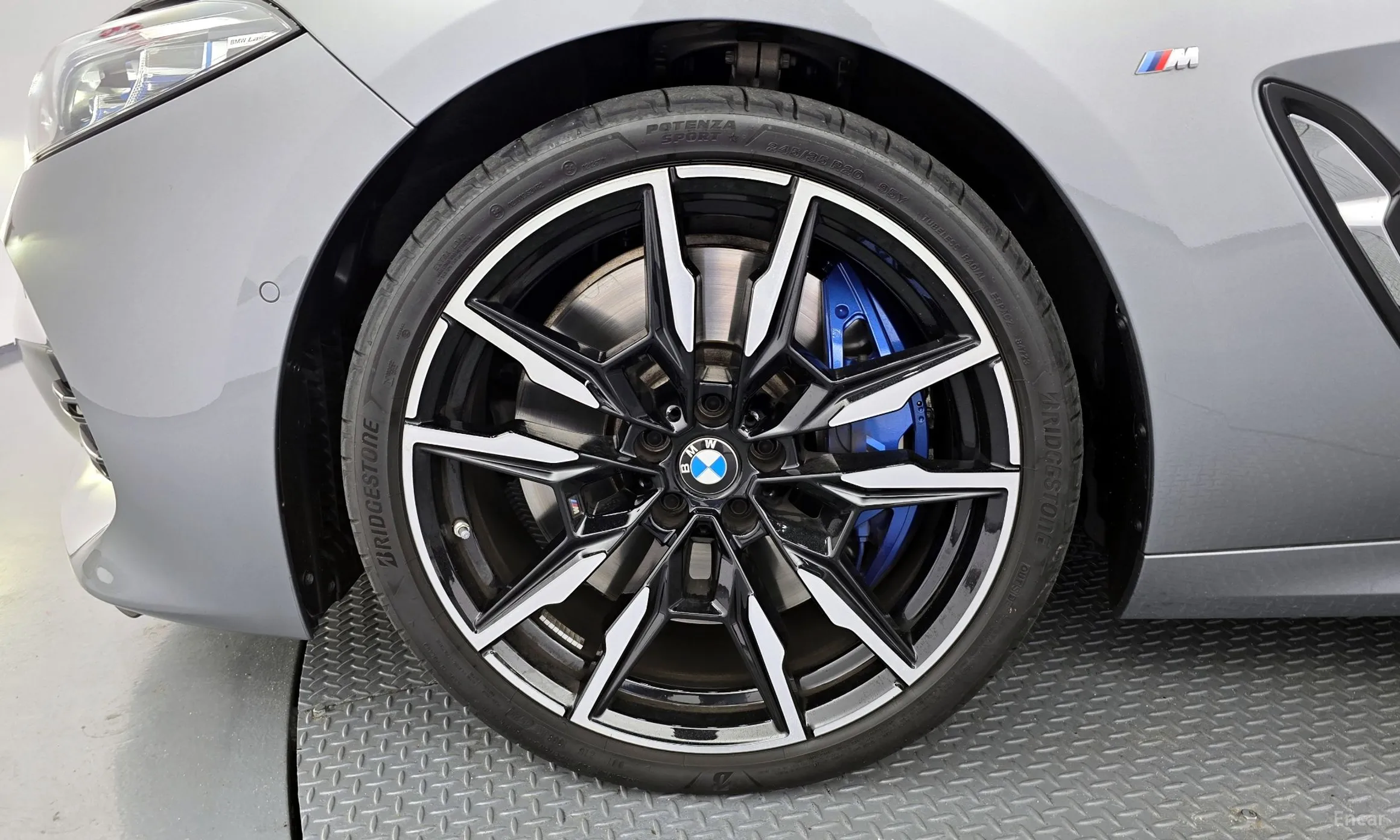 BMW 8-series (G15) превью 5