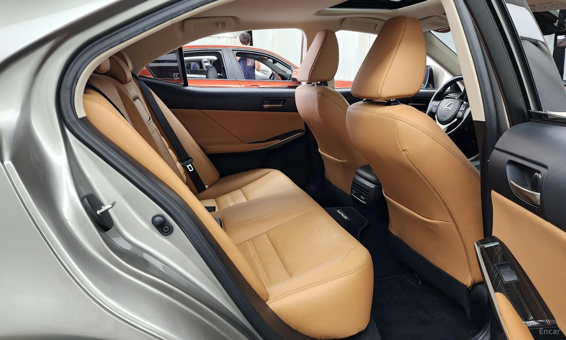 Lexus New IS300 превью 12