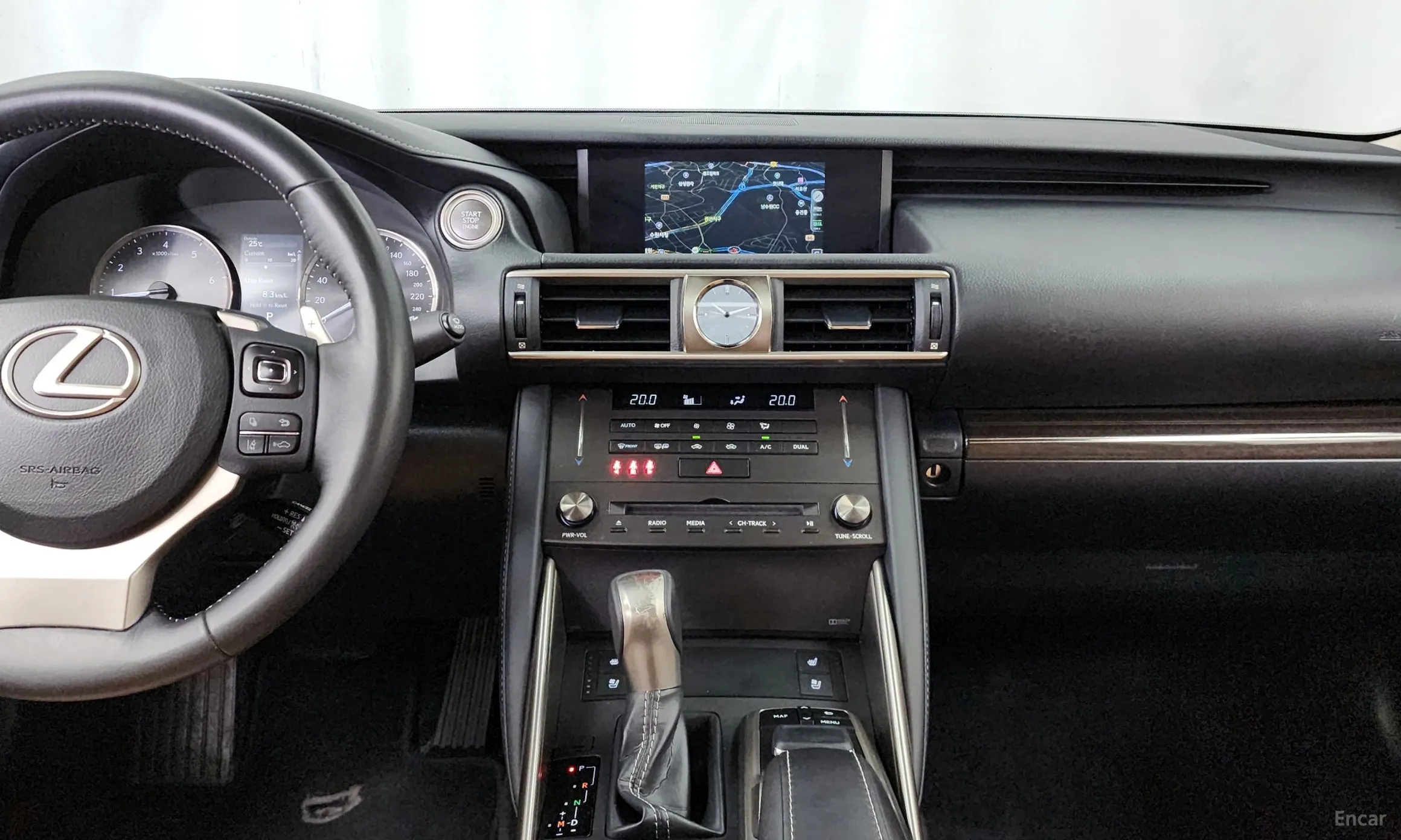 Lexus New IS300 превью 14