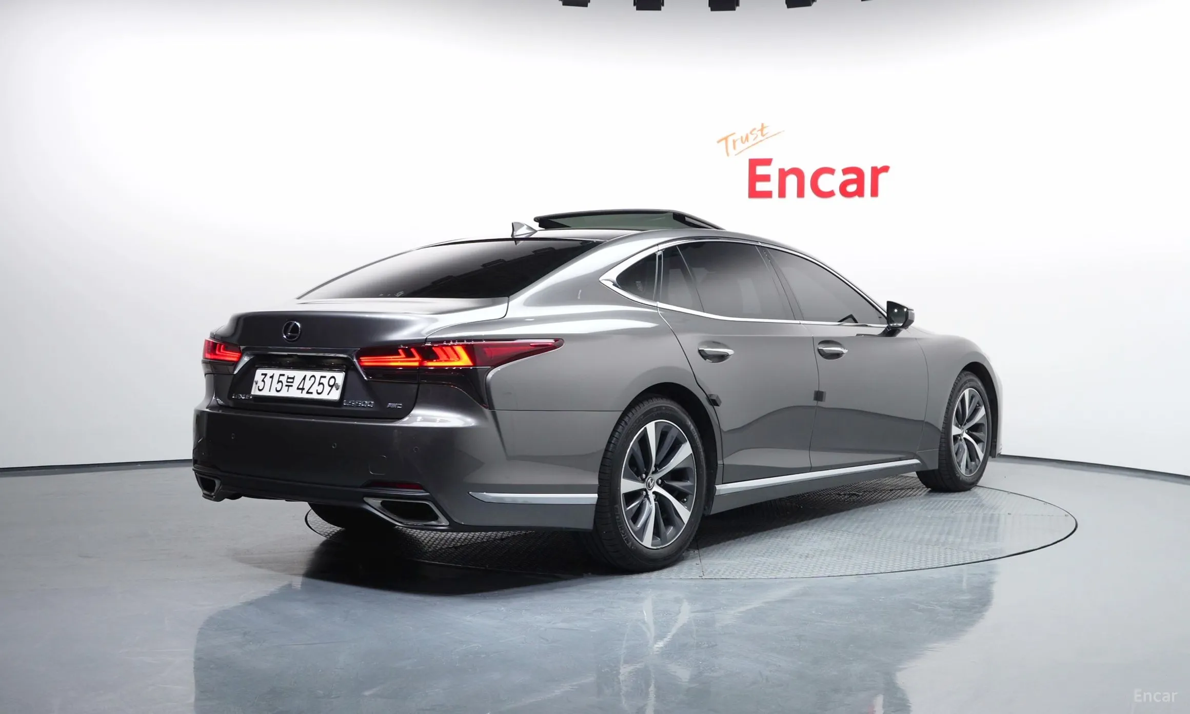 Lexus LS500 5th Generation