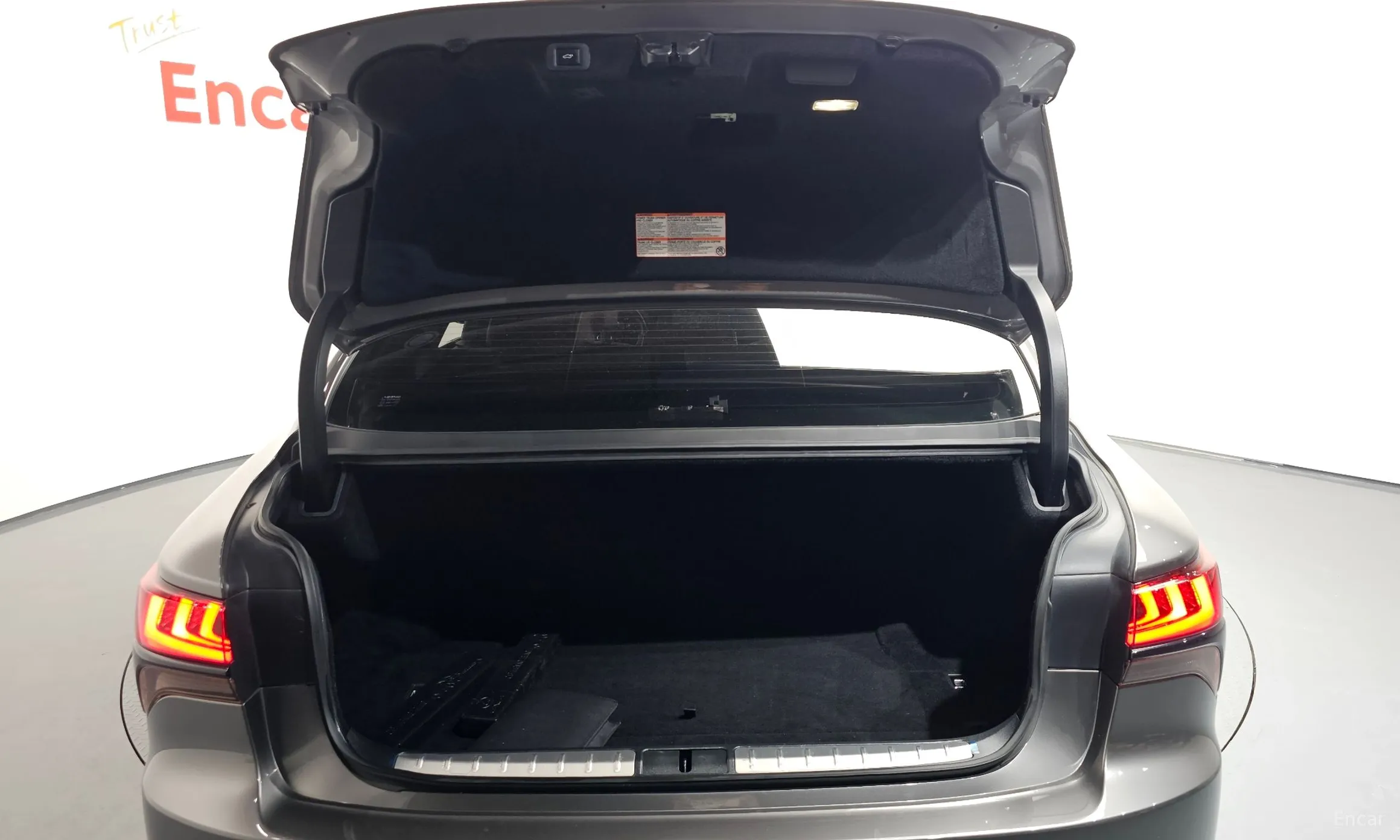 Lexus LS500 5th Generation превью 19