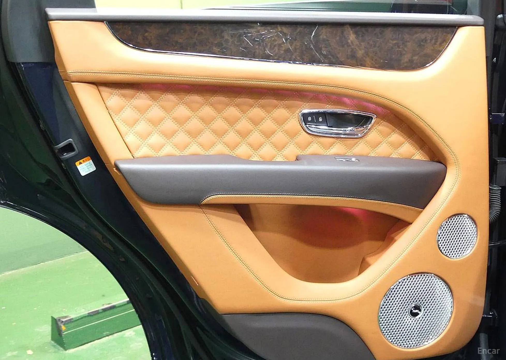 Bentley Bentayga превью 14