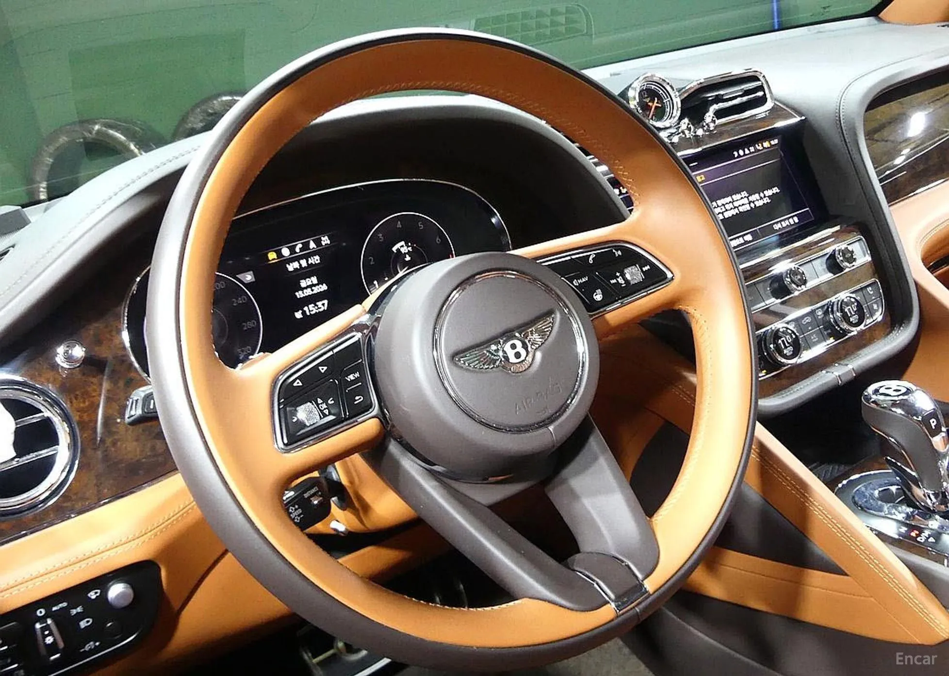 Bentley Bentayga превью 15