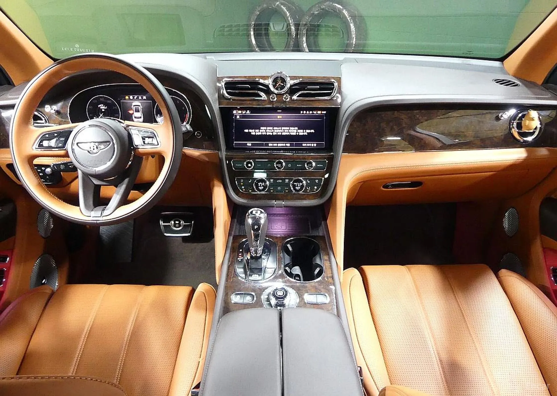 Bentley Bentayga превью 4