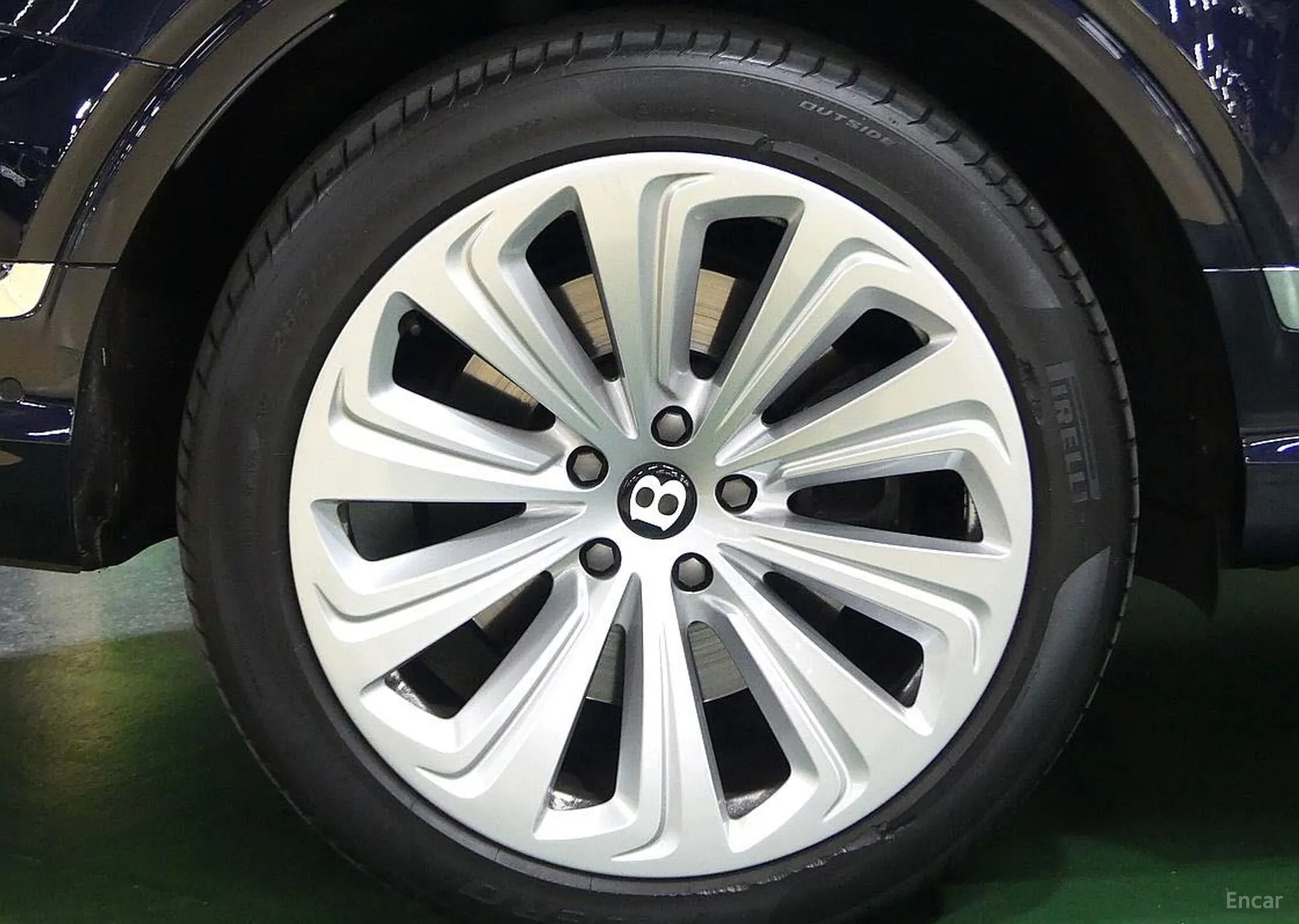Bentley Bentayga превью 9