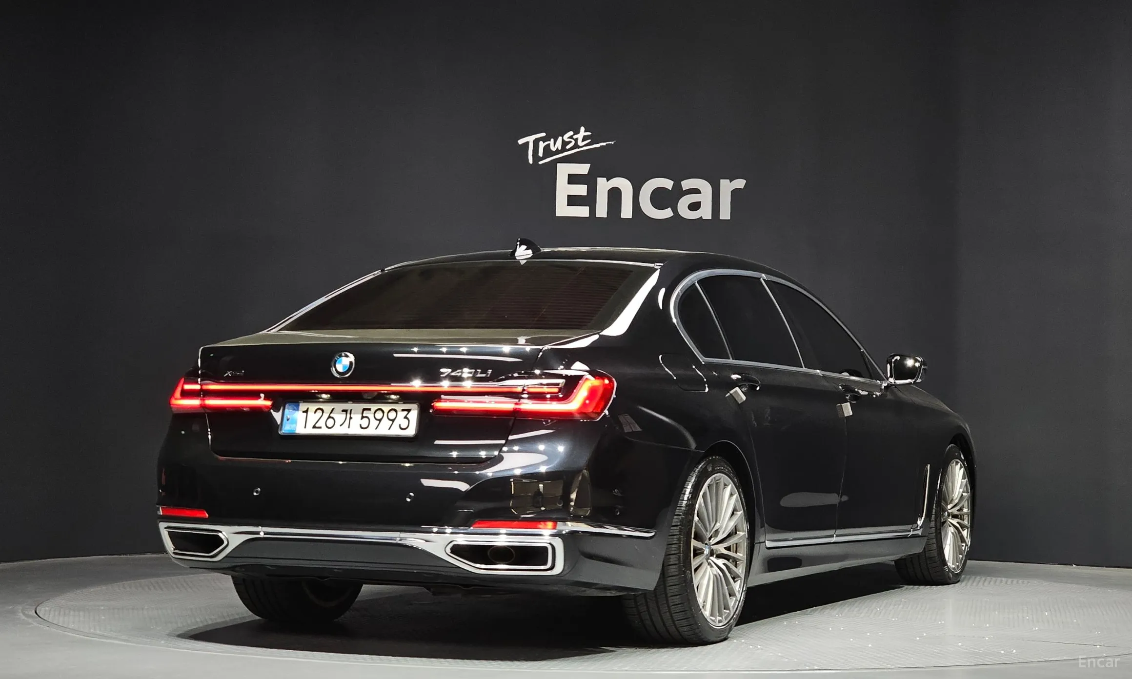 BMW 7 Series (G11) превью 2