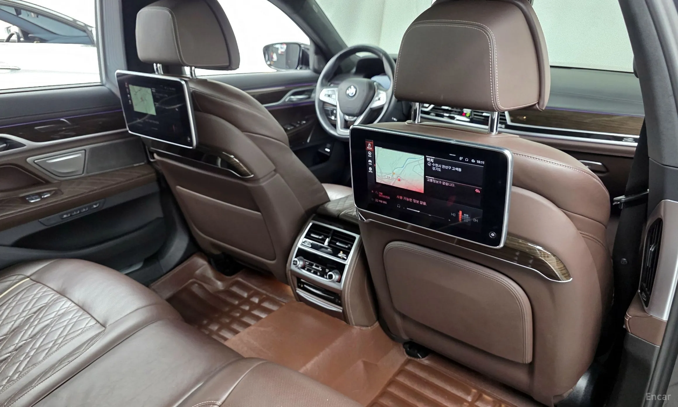 BMW 7 Series (G11) превью 17