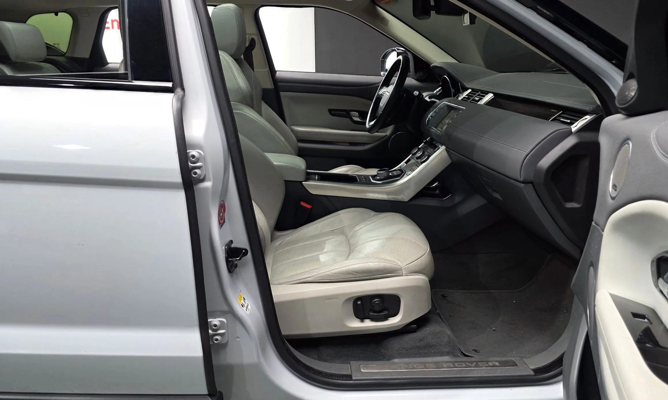 Land Rover Range Rover Evoque превью 10