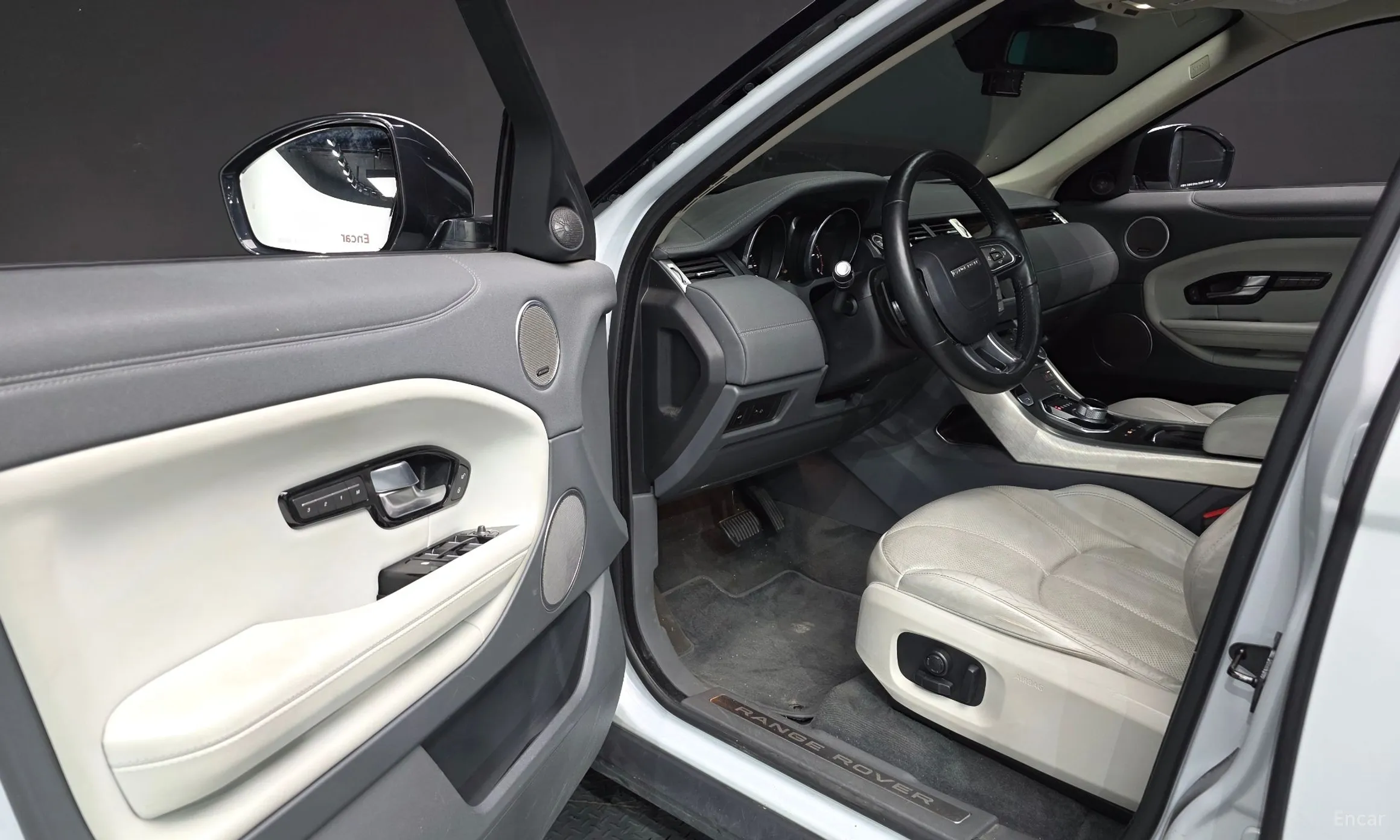 Land Rover Range Rover Evoque превью 11