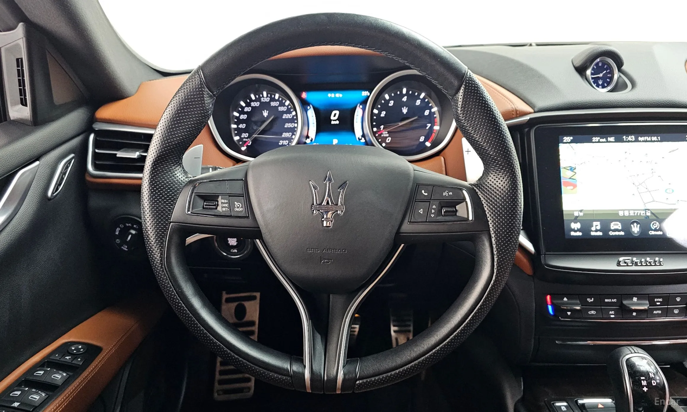Maserati Ghibli превью 12