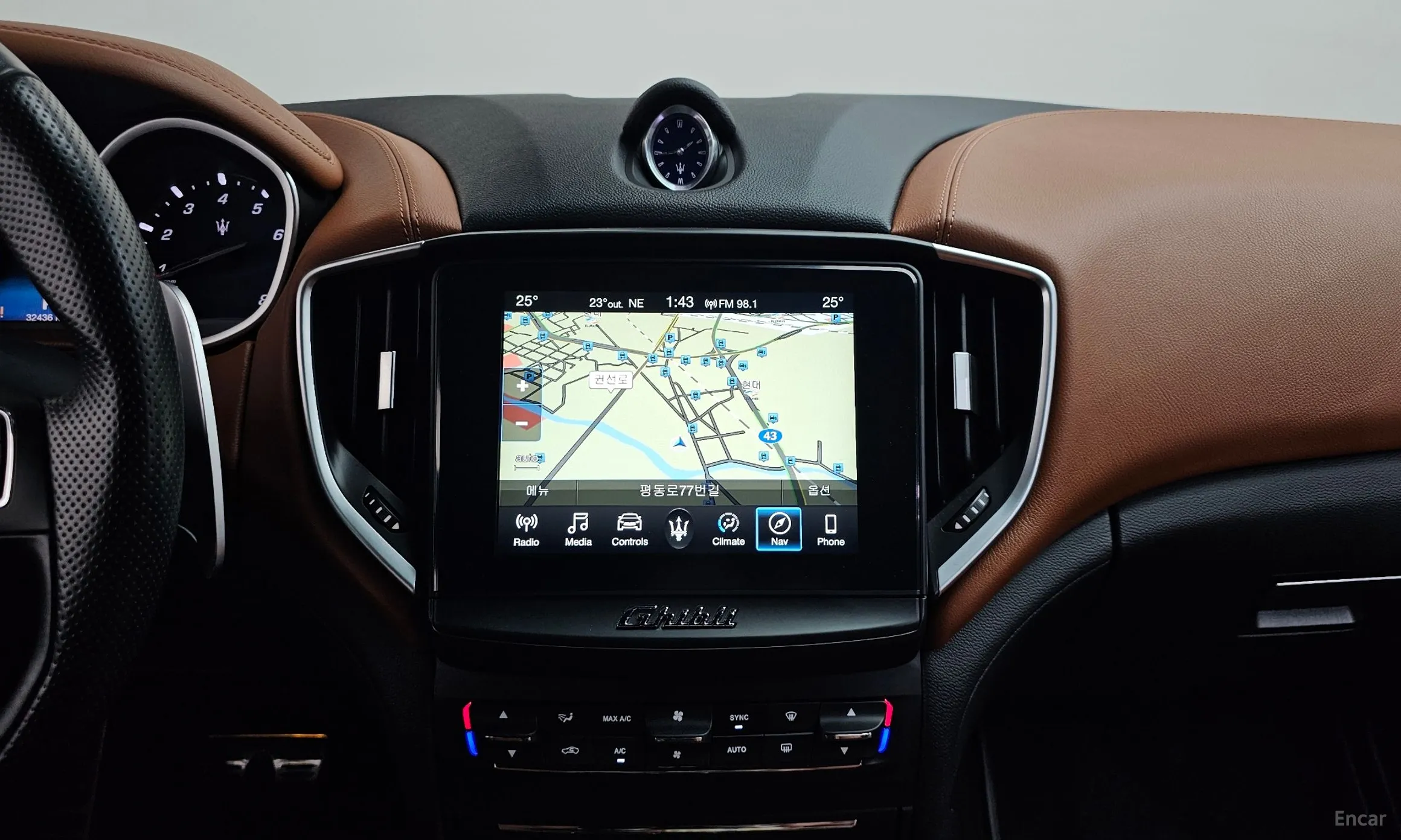 Maserati Ghibli превью 13