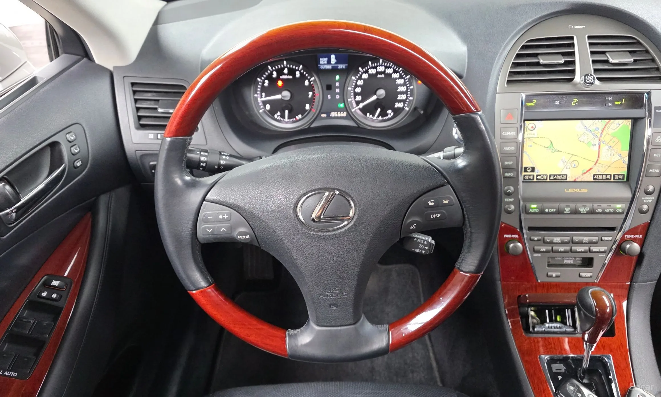 Lexus ES350 превью 13