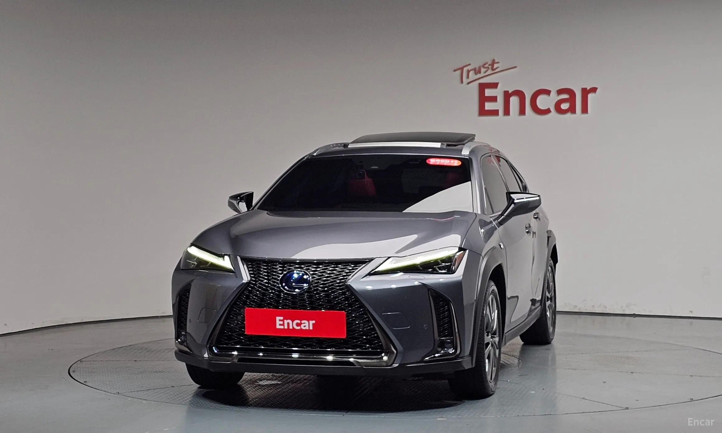 Lexus UX250h превью 3