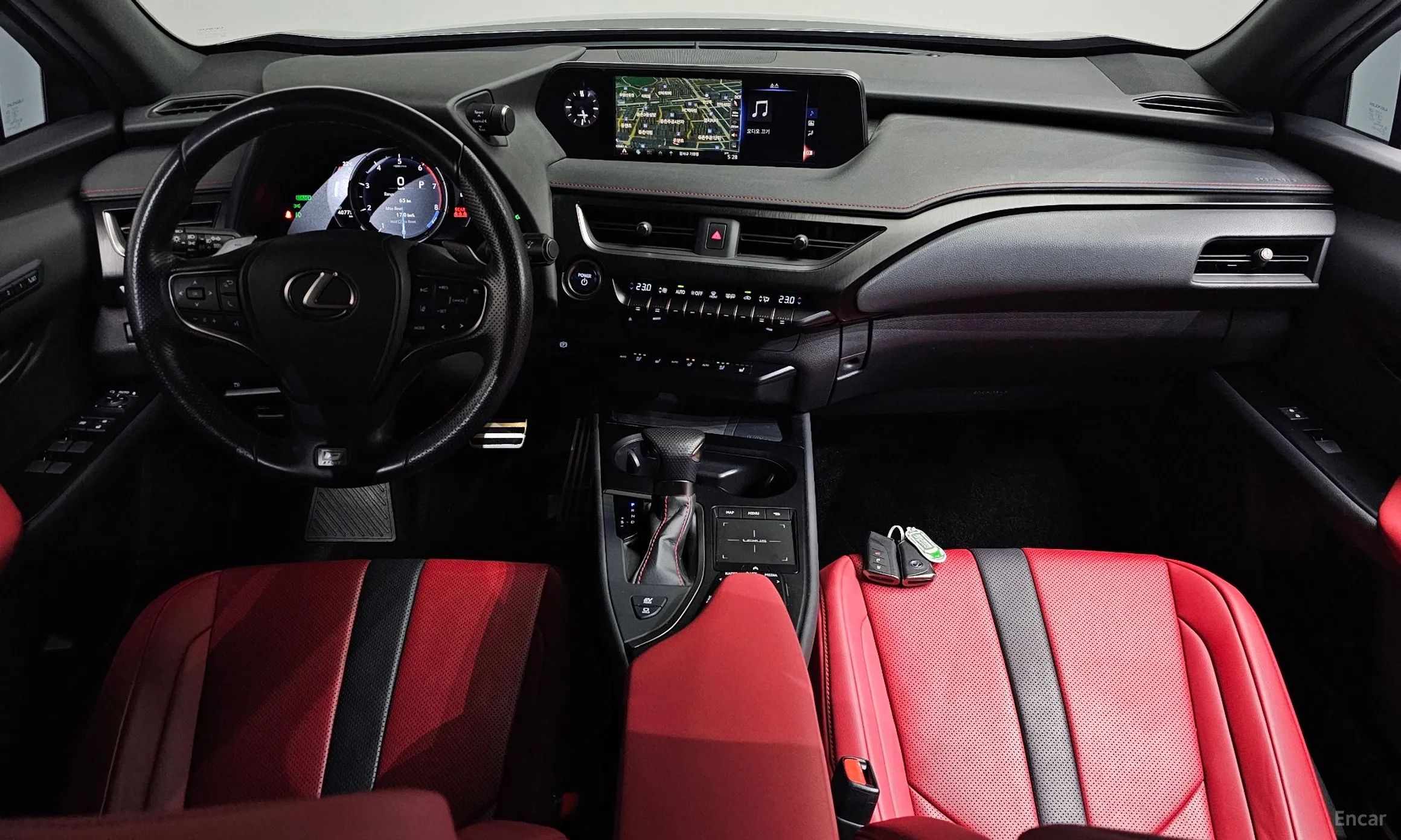 Lexus UX250h превью 7