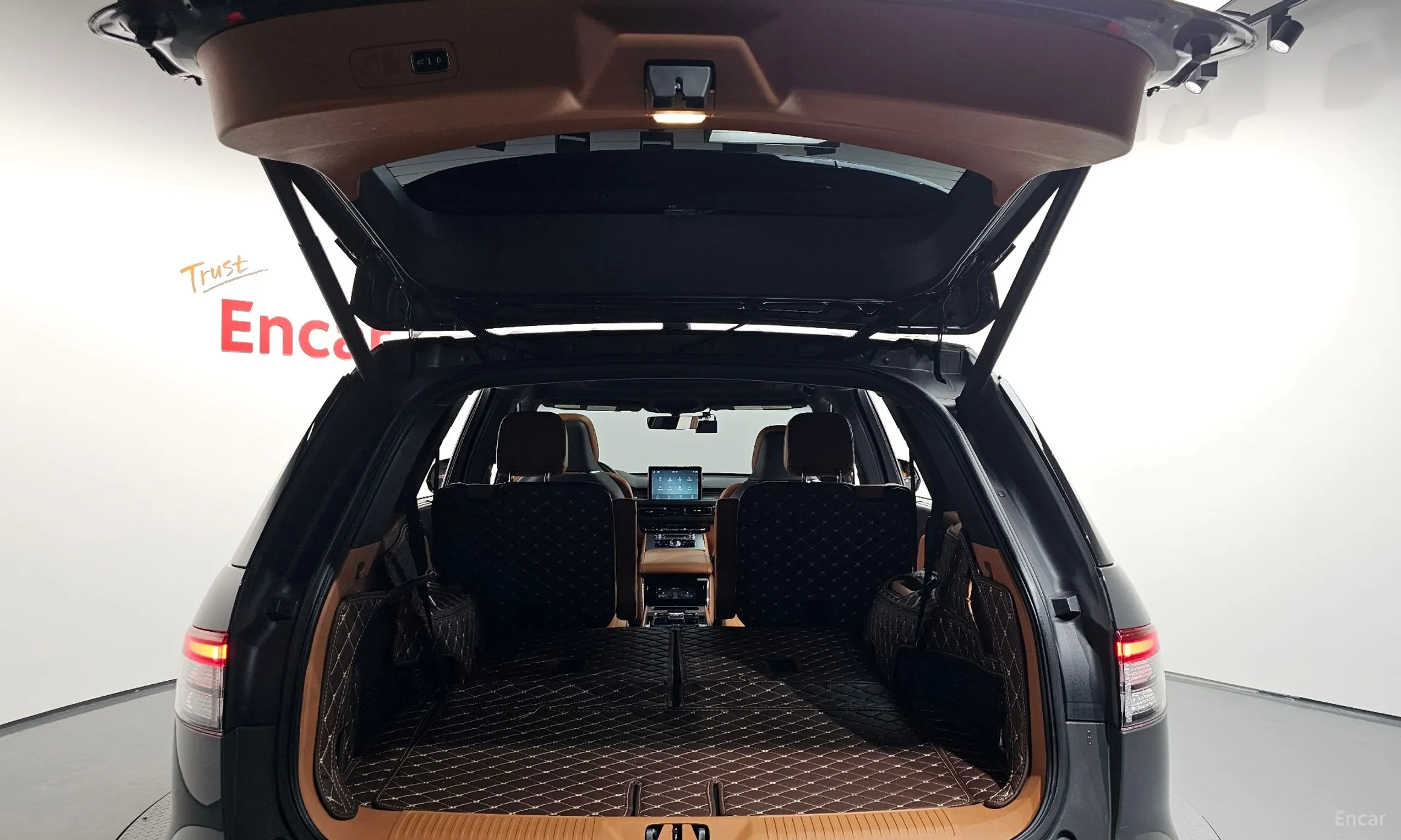 Lincoln Aviator 2nd Generation превью 17