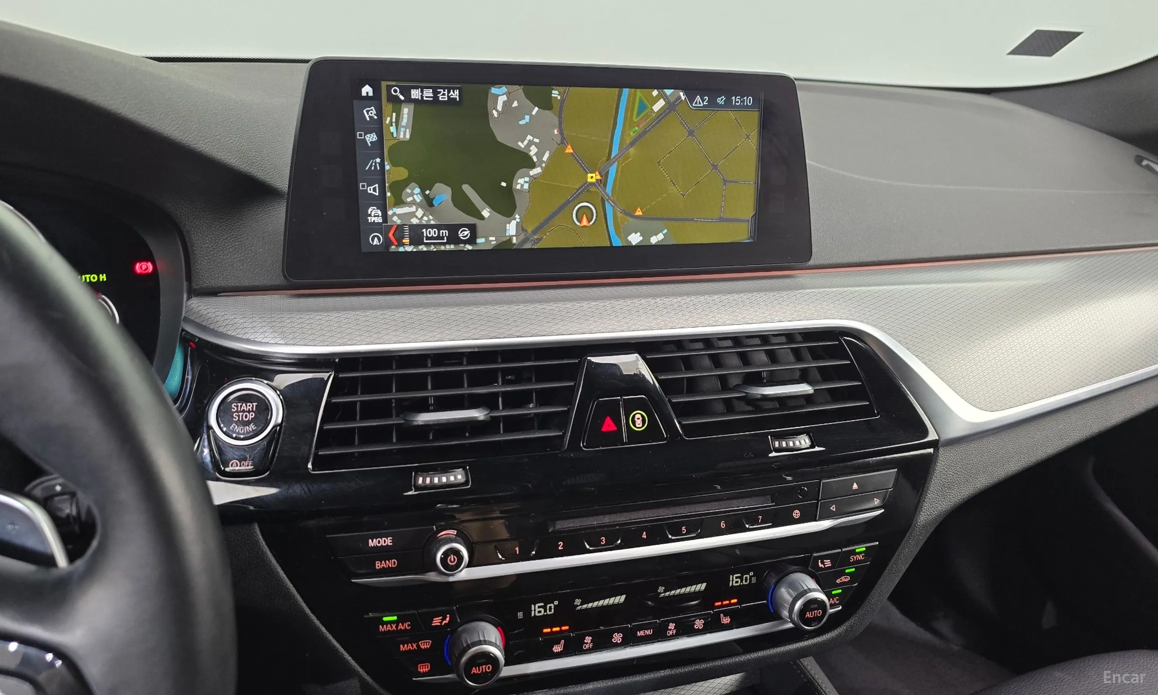 BMW 5 Series (G30) превью 12