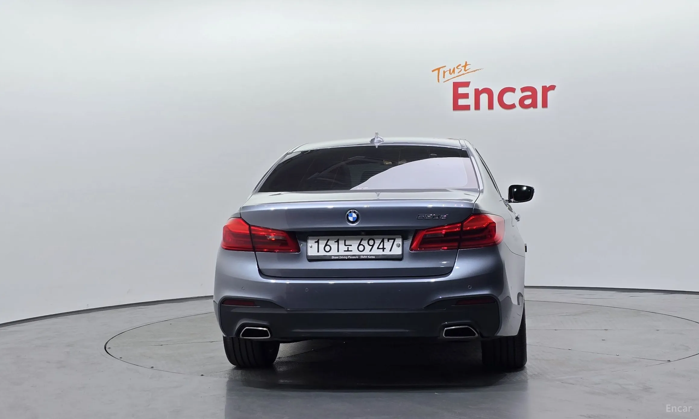 BMW 5 Series (G30) превью 4