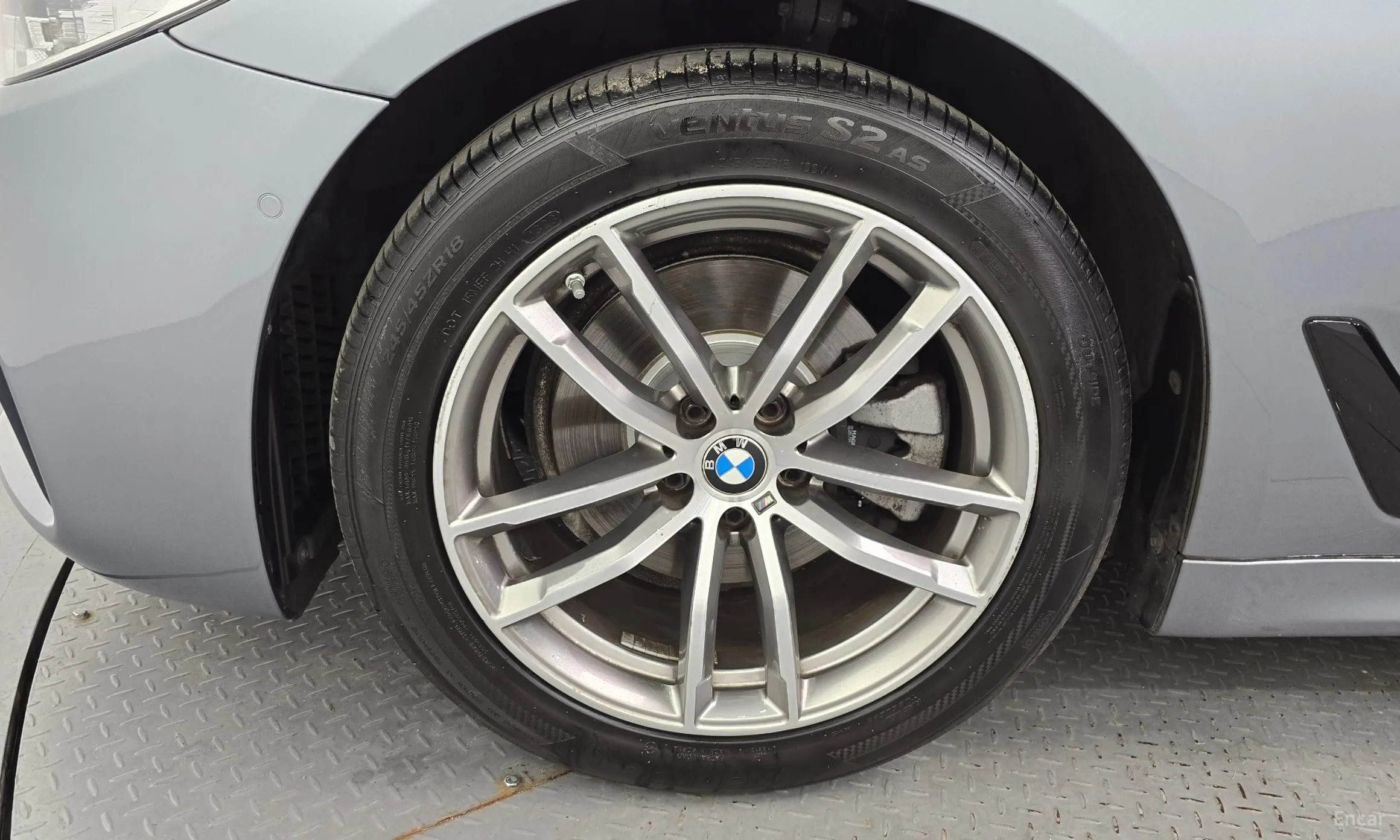 BMW 5 Series (G30) превью 5