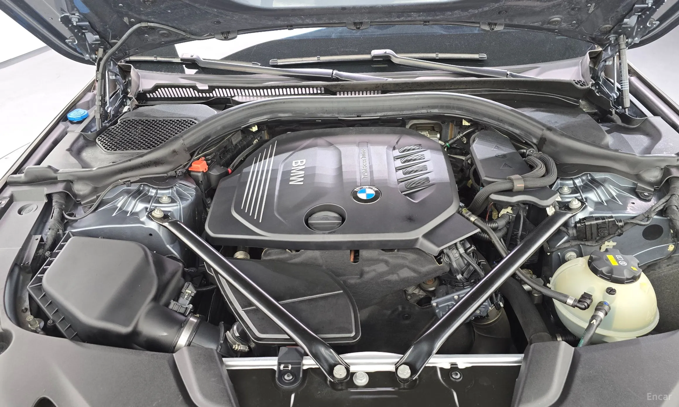 BMW 5 Series (G30) превью 6