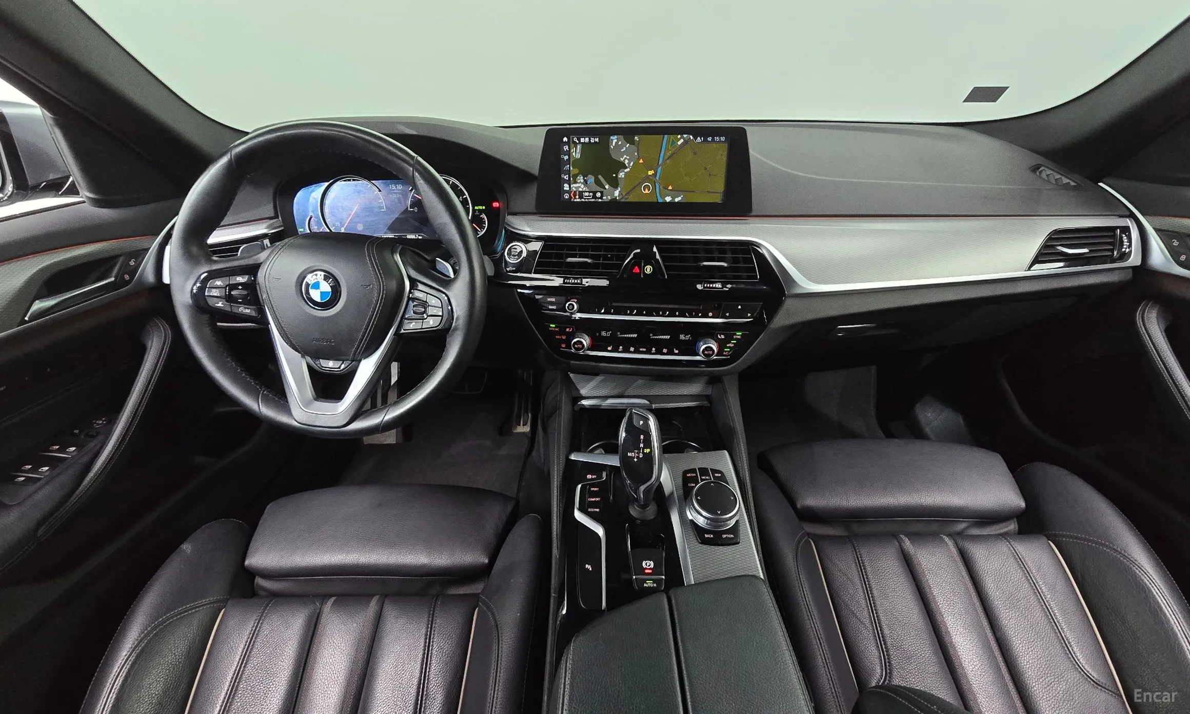 BMW 5 Series (G30) превью 7