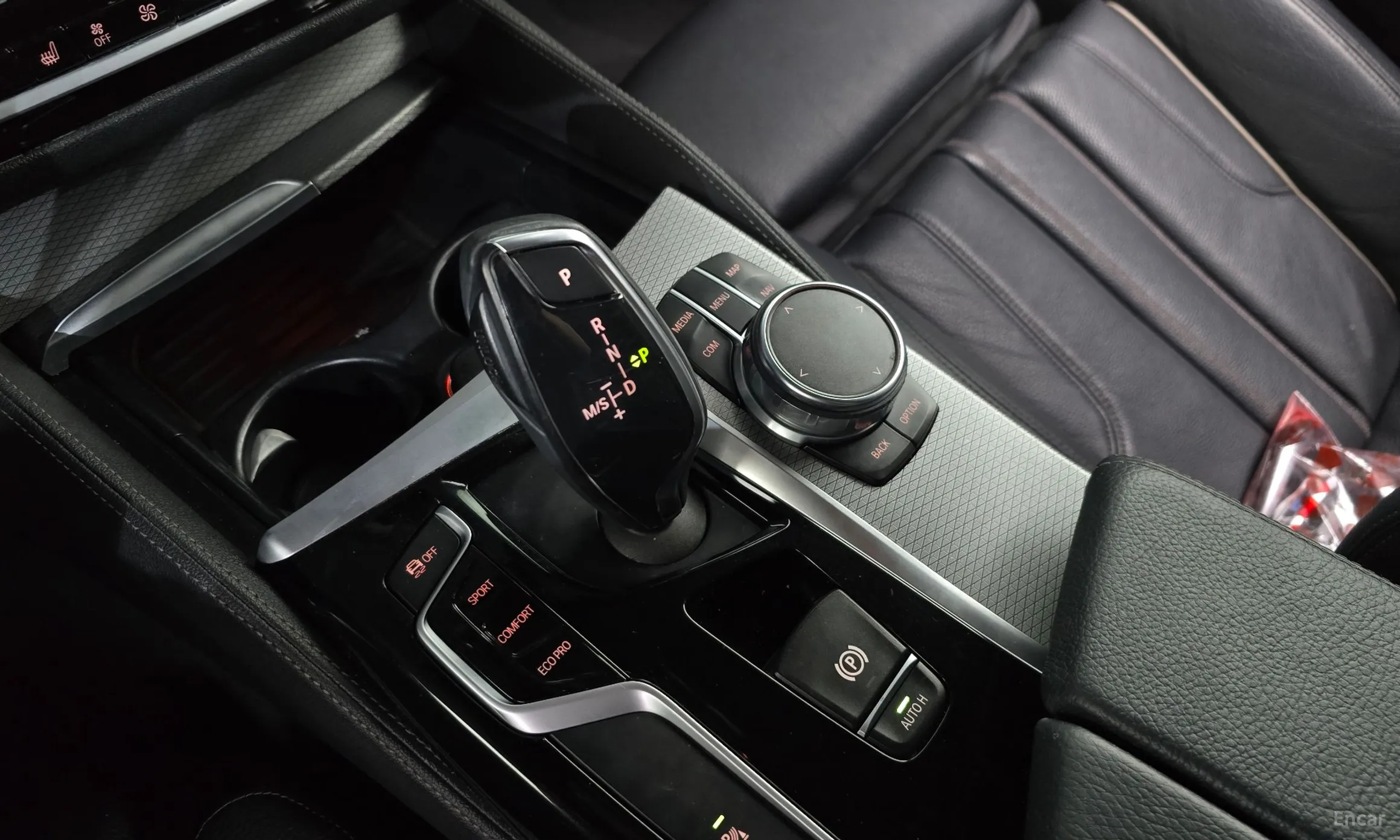 BMW 5 Series (G30) превью 9