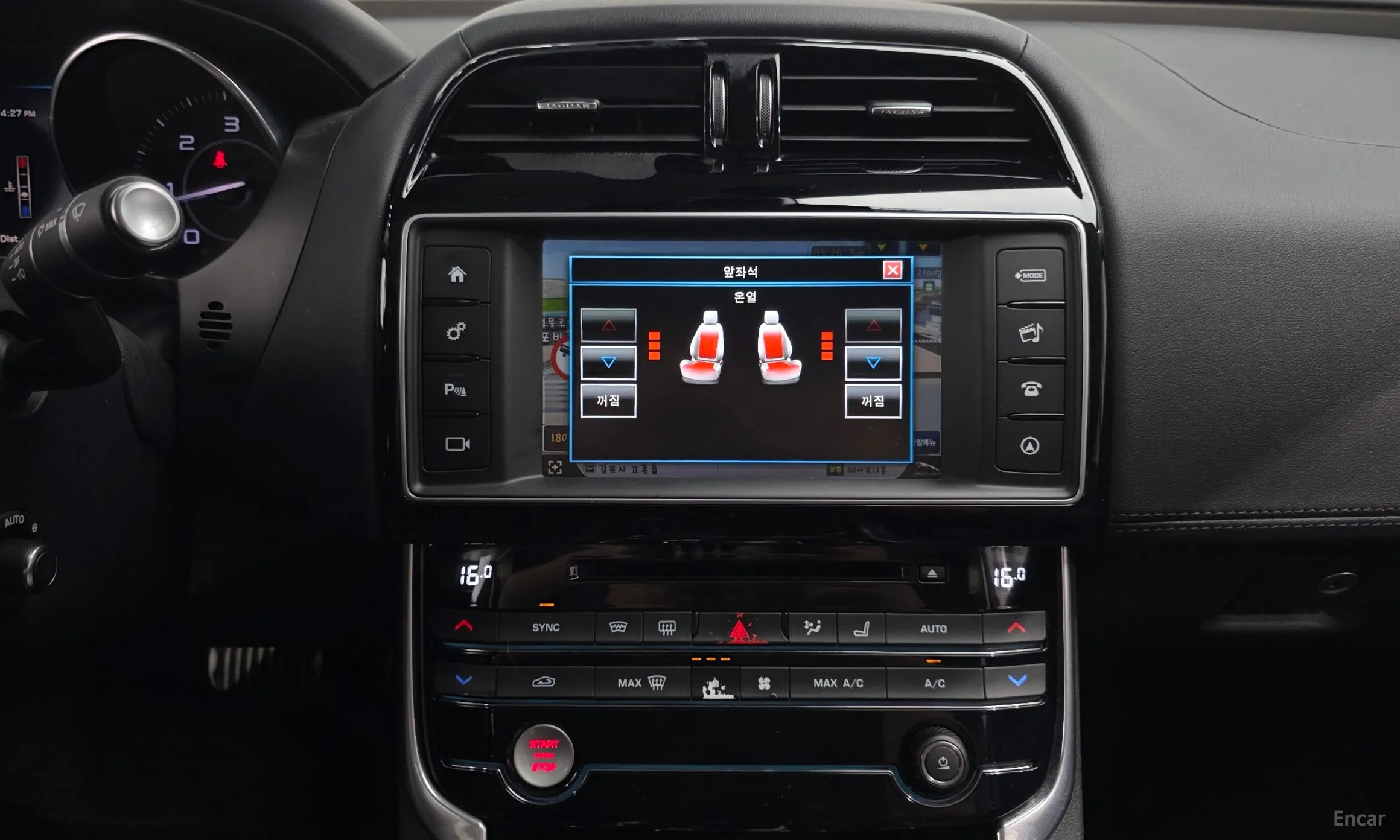 Jaguar XE превью 18