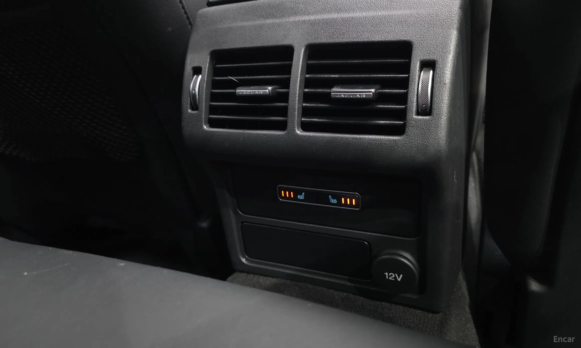 Jaguar XE превью 19