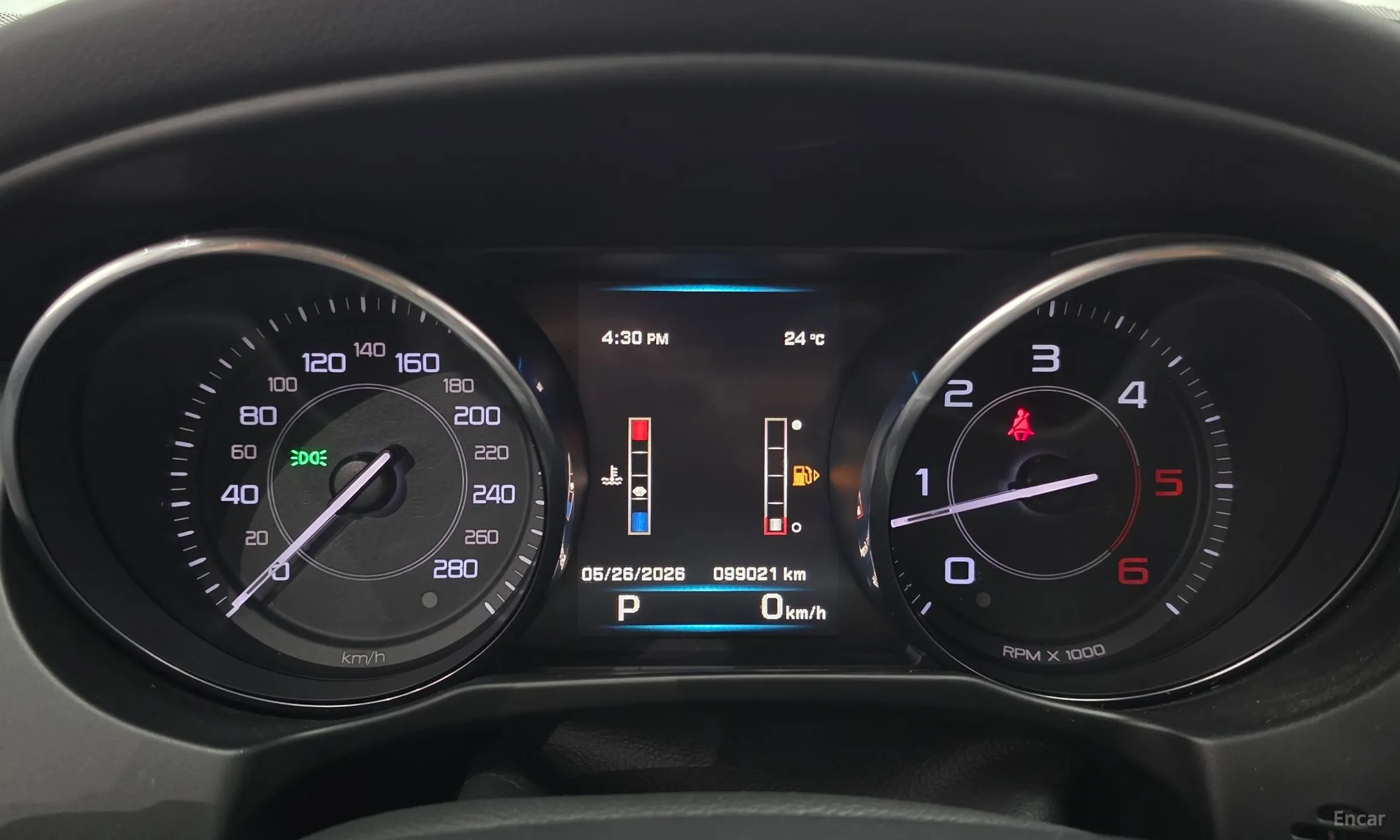 Jaguar XE превью 8