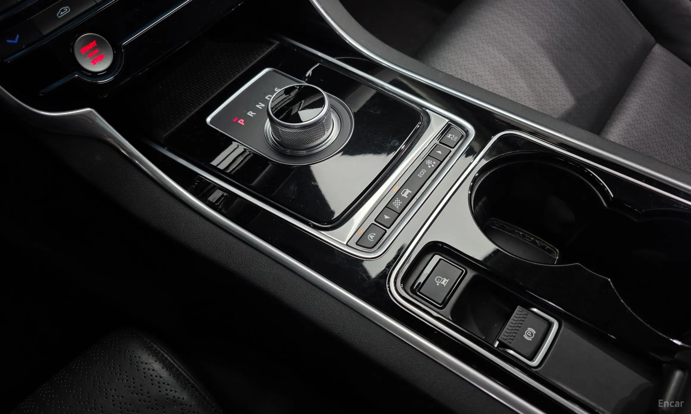 Jaguar XE превью 9