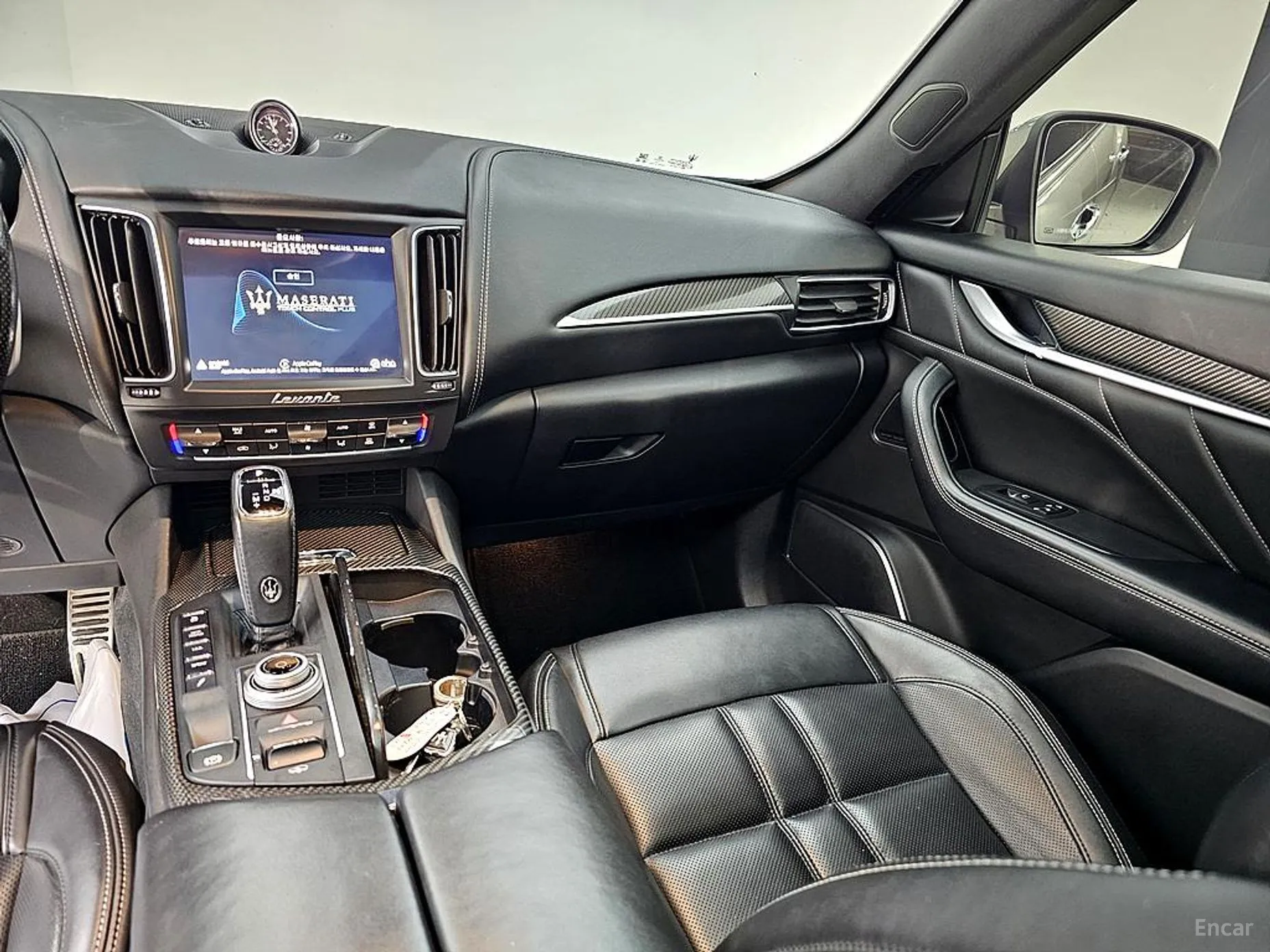 Maserati Levante превью 10