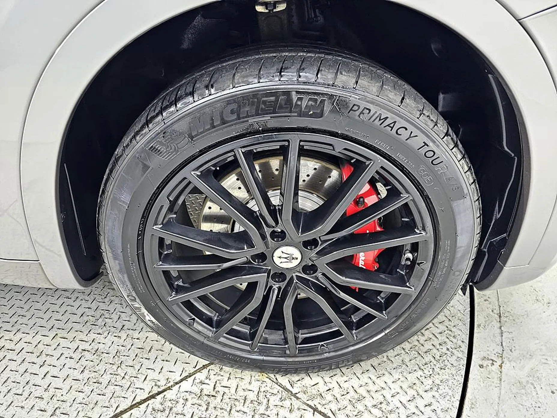 Maserati Levante превью 20