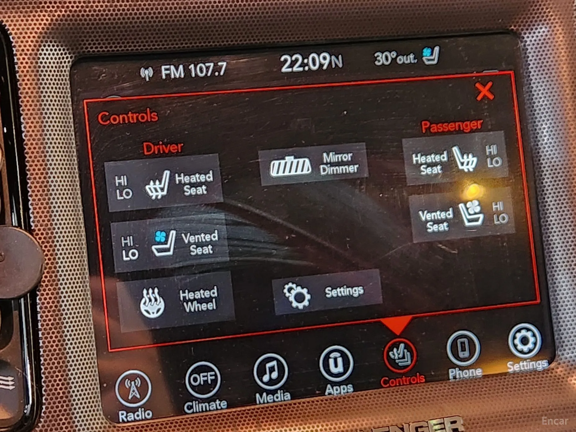 Dodge Challenger превью 16