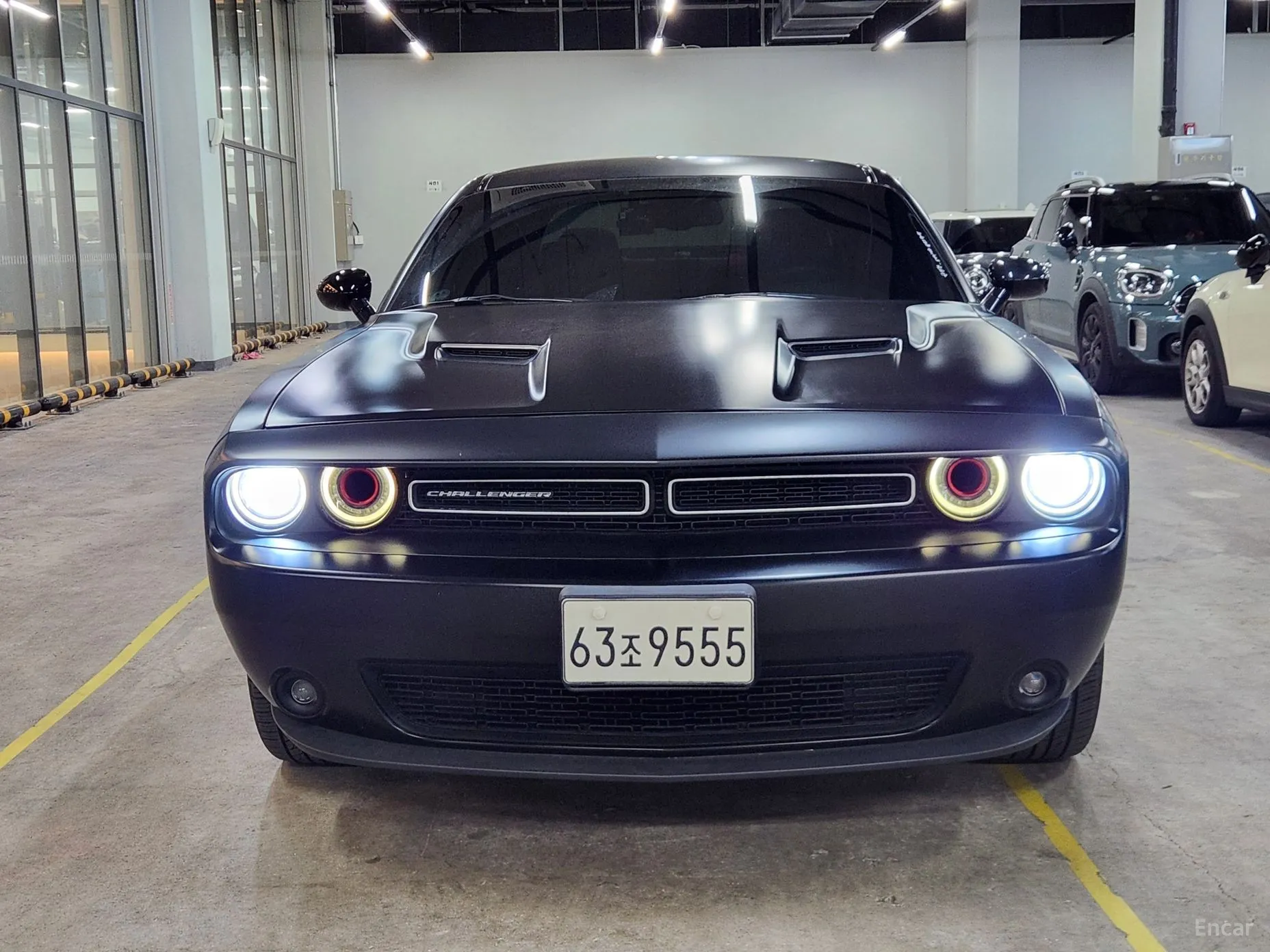 Dodge Challenger превью 17
