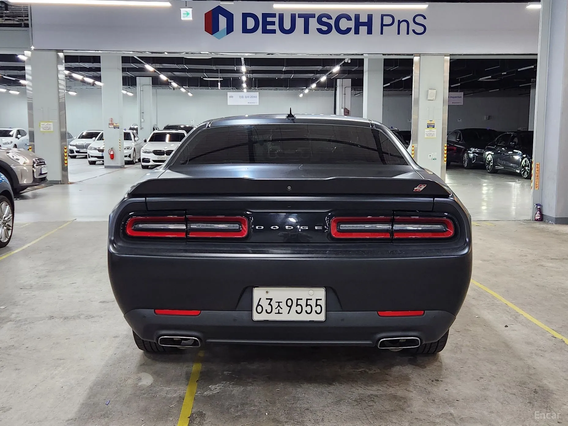 Dodge Challenger превью 5