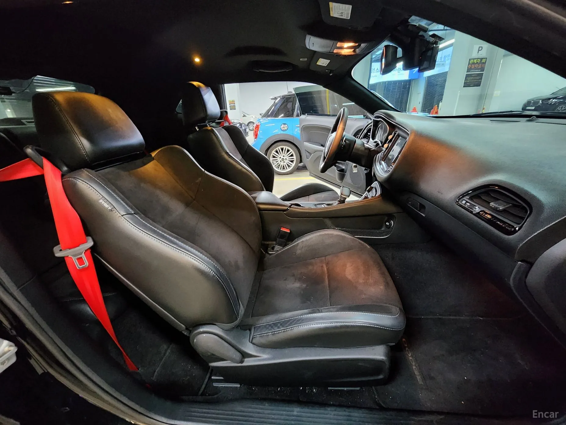 Dodge Challenger превью 9