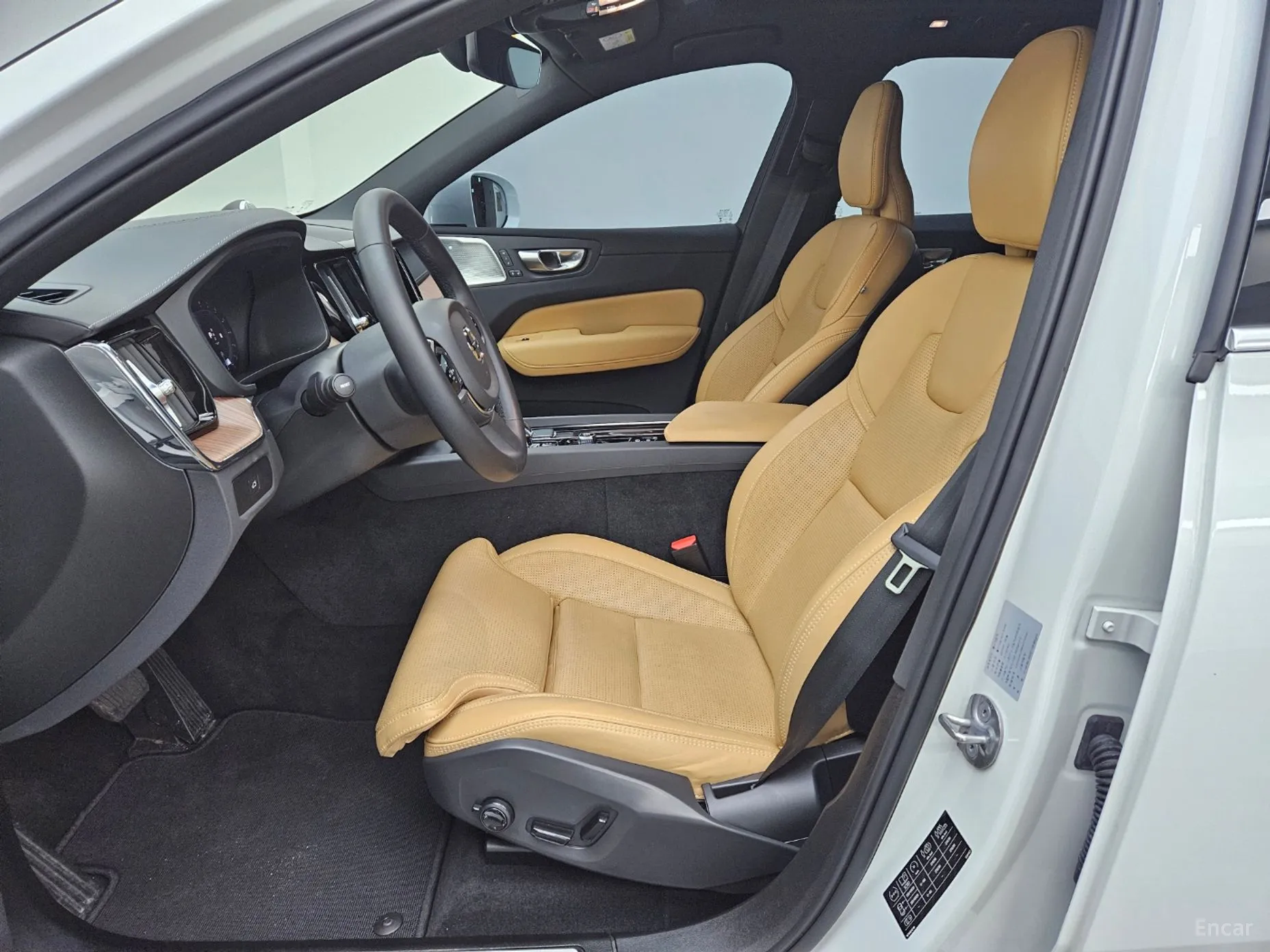 Volvo XC60 Gen 2 превью 10